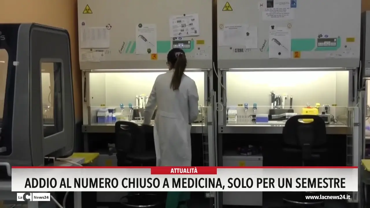 Addio al numero chiuso a medicina solo per un semestre