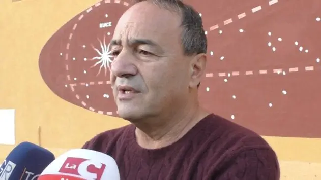 Mimmo Lucano, avviata la procedura per la decadenza da sindaco di Riace: parte la nota della Prefettura