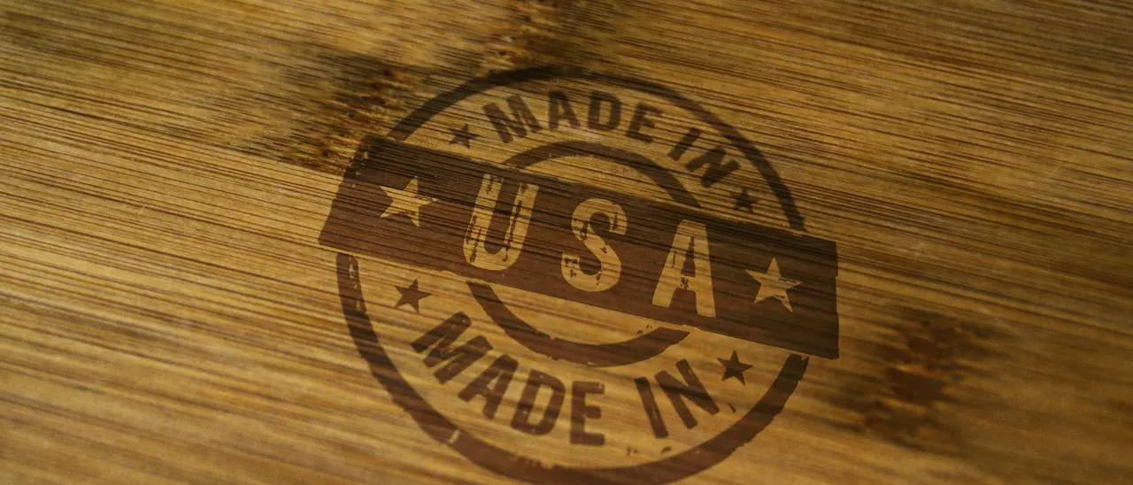 Ali di pollo, american whiskey, mutande e ostie: la vendetta dell’Europa contro i dazi di Trump