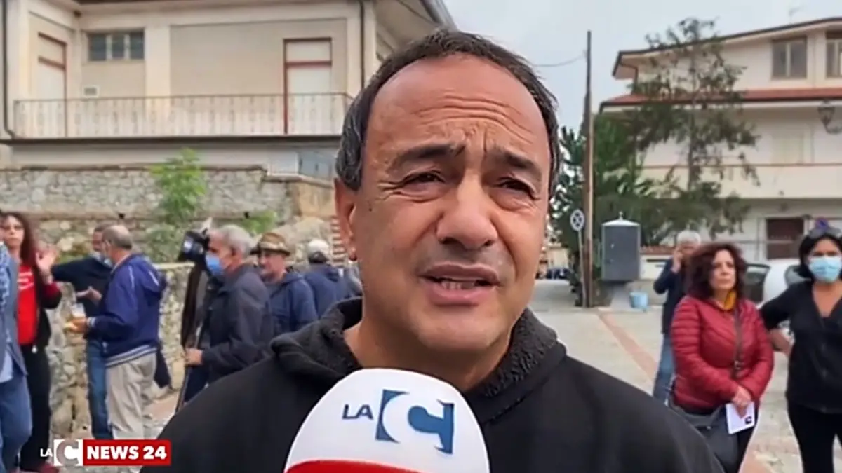 <p>Mimmo Lucano</p>\\n