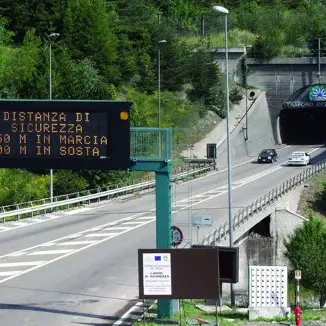 ‘Ndrangheta nel Nord-Ovest, prima udienza preliminare a Torino per l’inchiesta Echidna: al centro i lavori sull’A32\n