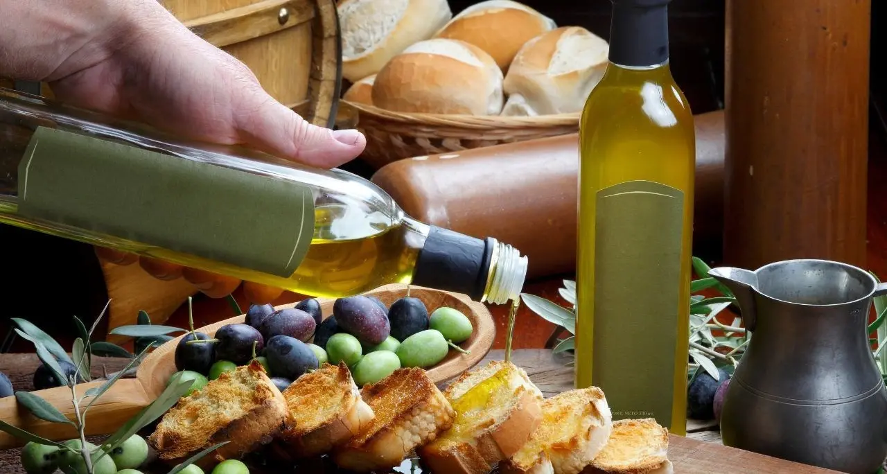 Un filo d’oro, la sfida dell’olio calabrese arriva a Trieste: «Prodotto di qualità straordinaria»