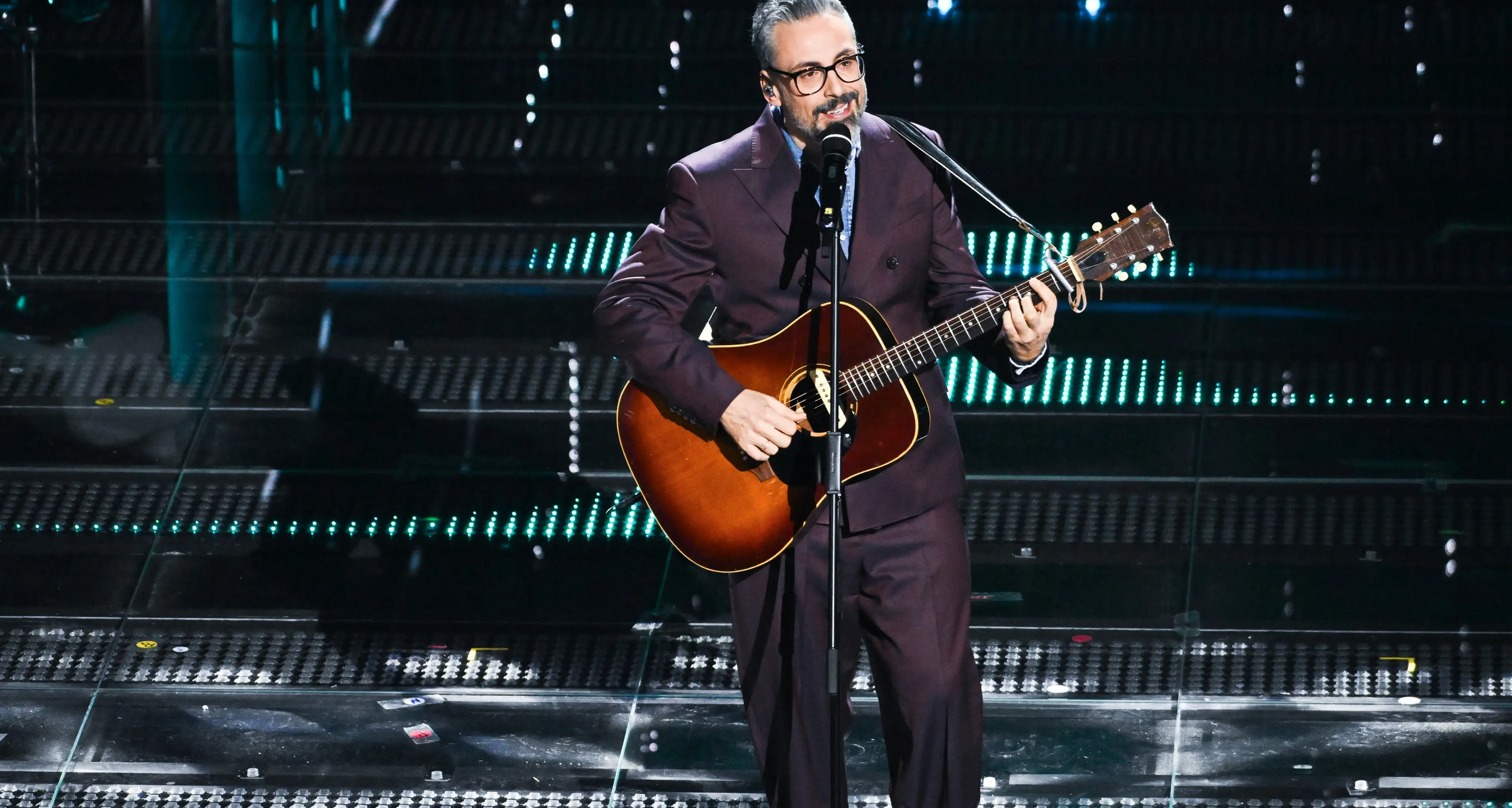 Brunori, da Sanremo («l’inferno ligure») al successo dei concerti: «Così ho raggiunto i brunoriani che non sapevano di esserlo»\n