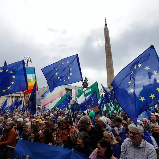 La manifestazione per l’Europa a Roma fa sold out, Michele Serra: «In un mondo sempre meno democratico la nostra unione è salvezza»\n