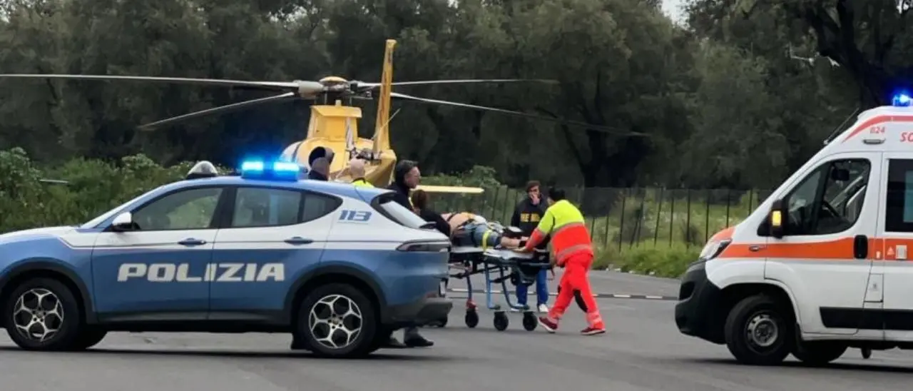 Corigliano Rossano, giovane in moto finisce in una scarpata: è in gravi condizioni\n