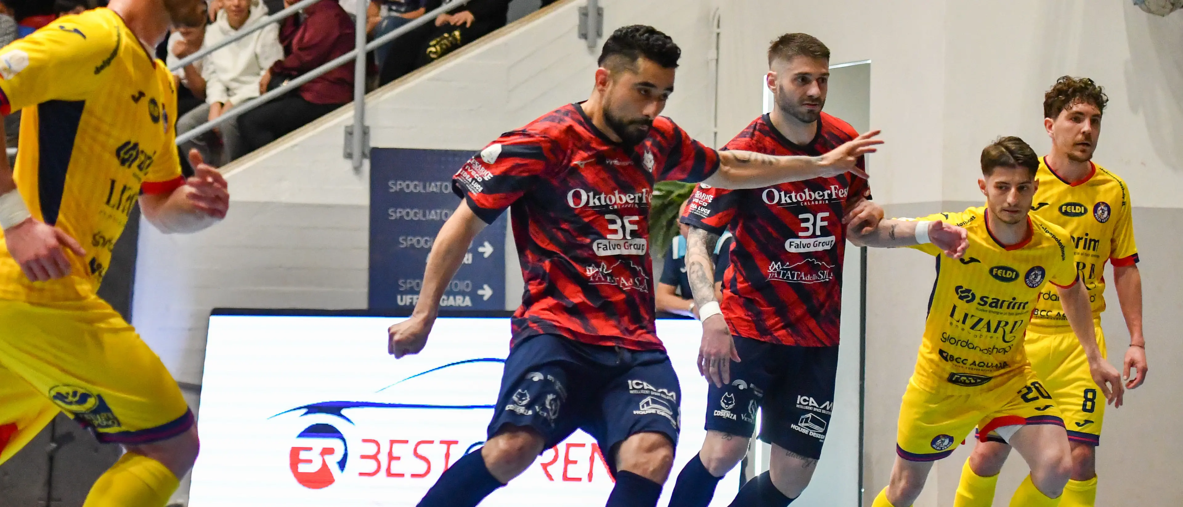 Calcio a 5, in Serie A la Pirossigeno Cosenza rifila un poker alla Feldi Eboli: i Lupi vincono 4-1