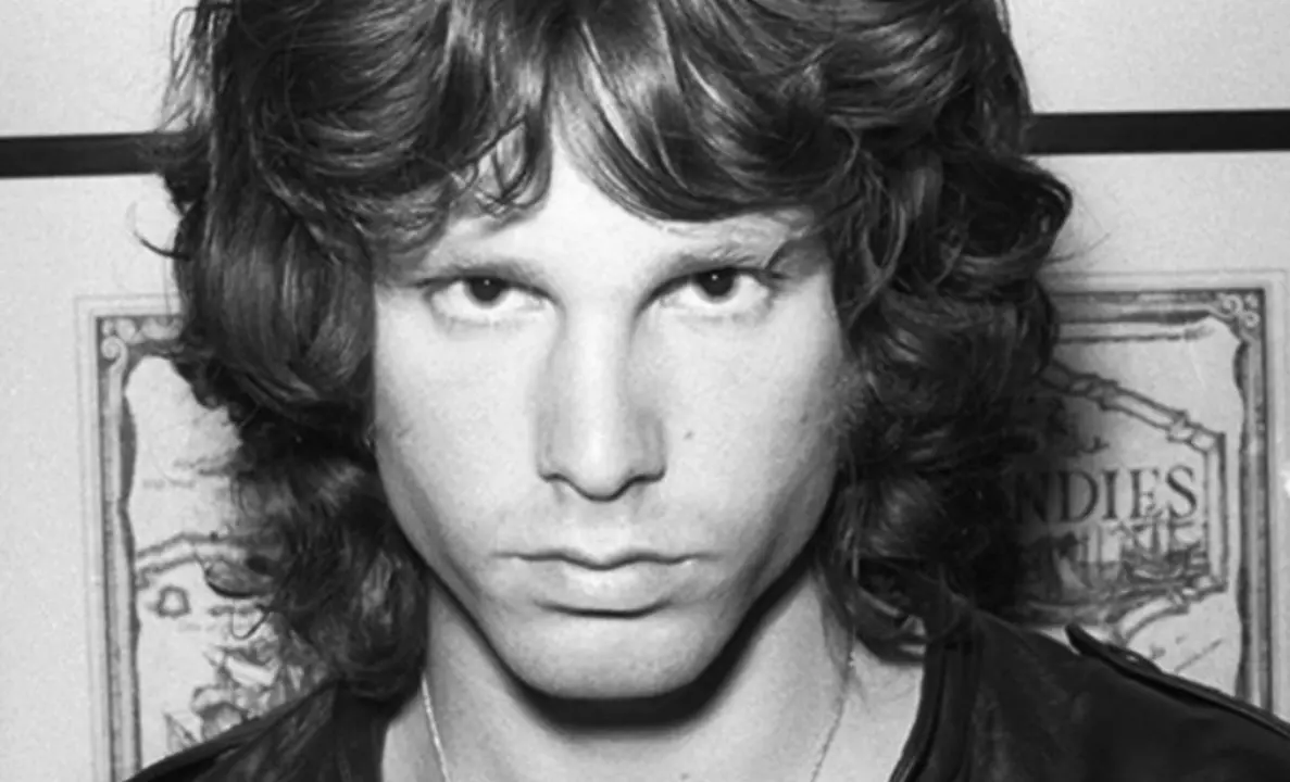 Jim Morrison sarebbe vivo e si nasconderebbe a New York: la docu-serie che alimenta la leggenda sul frontman dei Doors\n