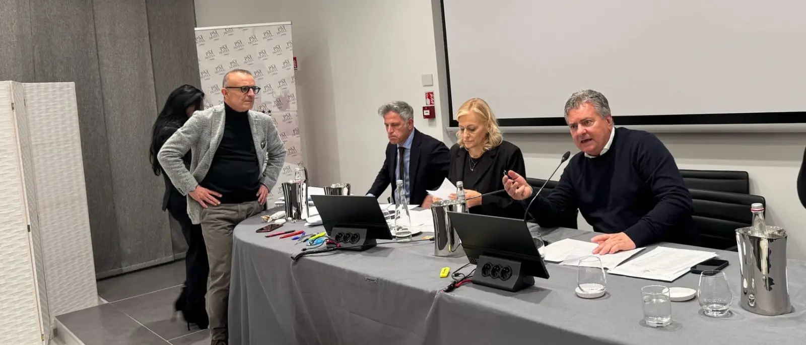 Un taxi chiamato Carroccio: a Mancuso tocca fermare la fuga dalla Lega in Calabria