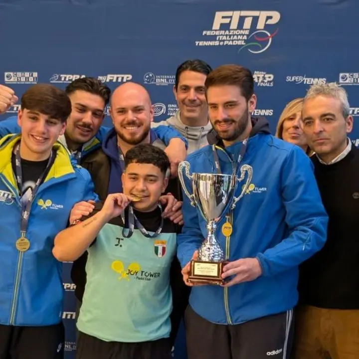 Winter Cup Padel: il Joy Tower Padel Club di Gioia Tauro trionfa nella finale nazionale. Il vicesindaco Parrello «Orgoglio per la comunità»\n