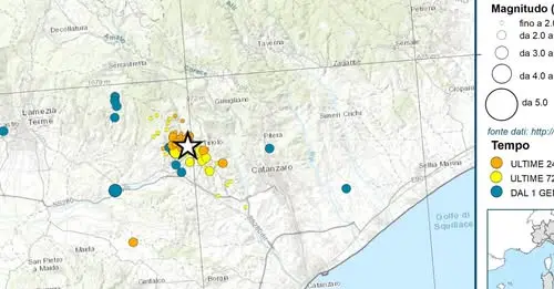 «Un terremoto di magnitudo 5.0 in arrivo\u00A0a Catanzaro»,\u00A0la bufala\u00A0che gira nelle chat. La ProCiv: «Non si possono prevedere»\n