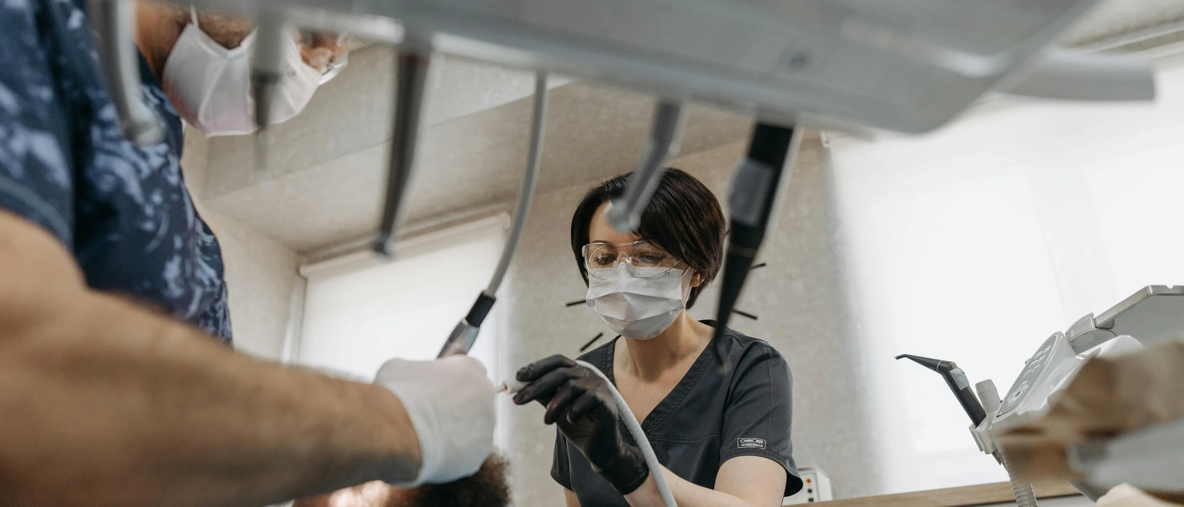 Il divario tra nord e sud riguarda anche la salute orale: in Calabria solo il 32% delle famiglie va dal dentista\n