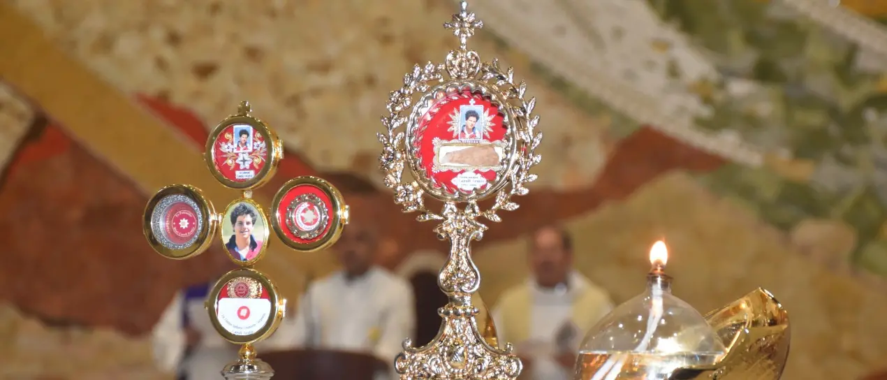 Il popolo di Natuzza abbraccia l’influencer di Dio: Paravati in festa per l’arrivo della reliquia del beato Carlo Acutis\n