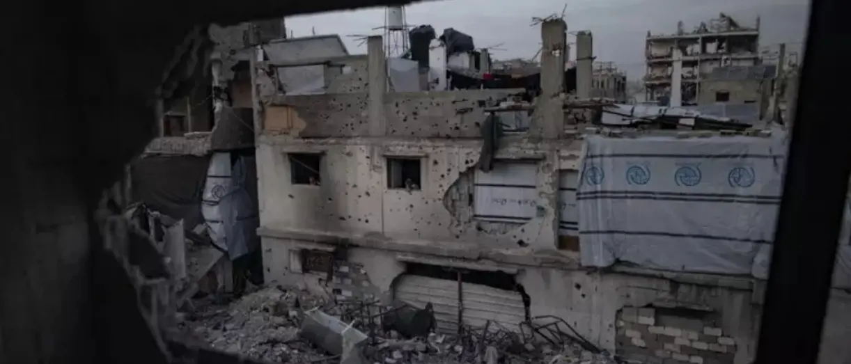 Crolla la tregua, raid israeliani su Gaza: centinaia di morti negli attacchi iniziati all’alba\n