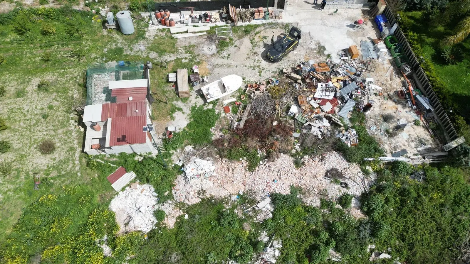 <p>La discarica sequetrata in localit&agrave; Trafinello</p>\\n
