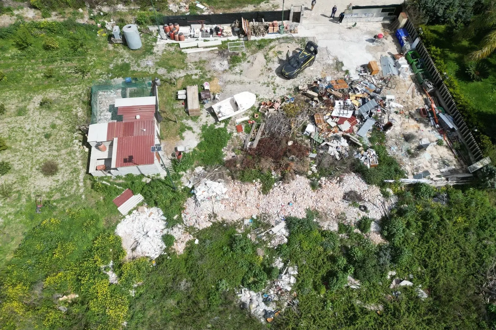 <p>La discarica sequetrata in localit&agrave; Trafinello</p>\\n