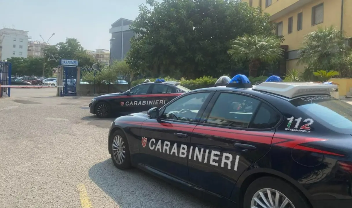 Cibo scaduto e lavoro in nero, a Montepaone chiusa attività commerciale e multato il titolare\n