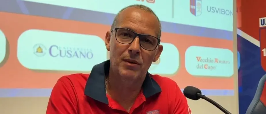 Serie D, la Vibonese attende l'Acireale per continuare a correre. Il ds Meli: «Abbiamo perso troppe partite, ma l'obiettivo rimane lo stesso»\n