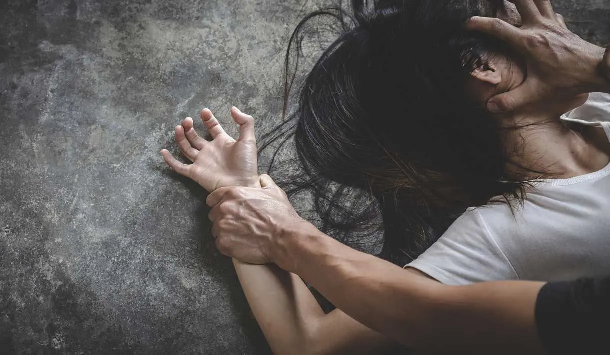 Minorenni violentate per anni dal branco, sei condanne e sette assoluzioni a Palmi\n