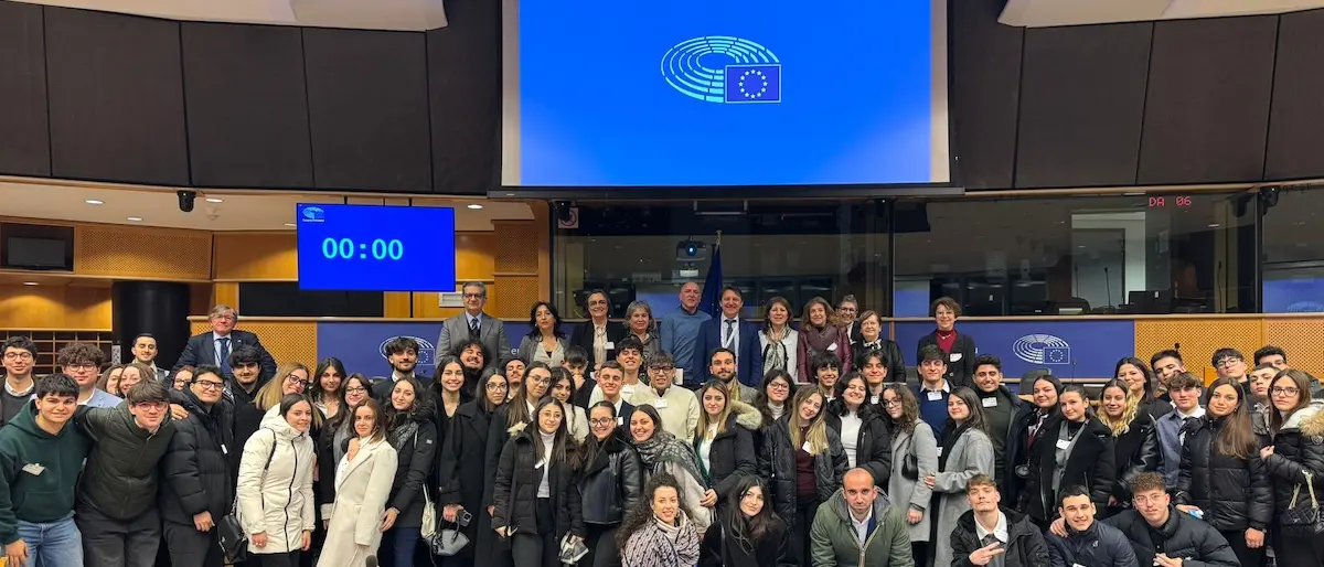 Studenti calabresi in visita al Parlamento Ue, Tridico (M5s): «Il Sud sa esprimere eccellenze, investire su conoscenza»