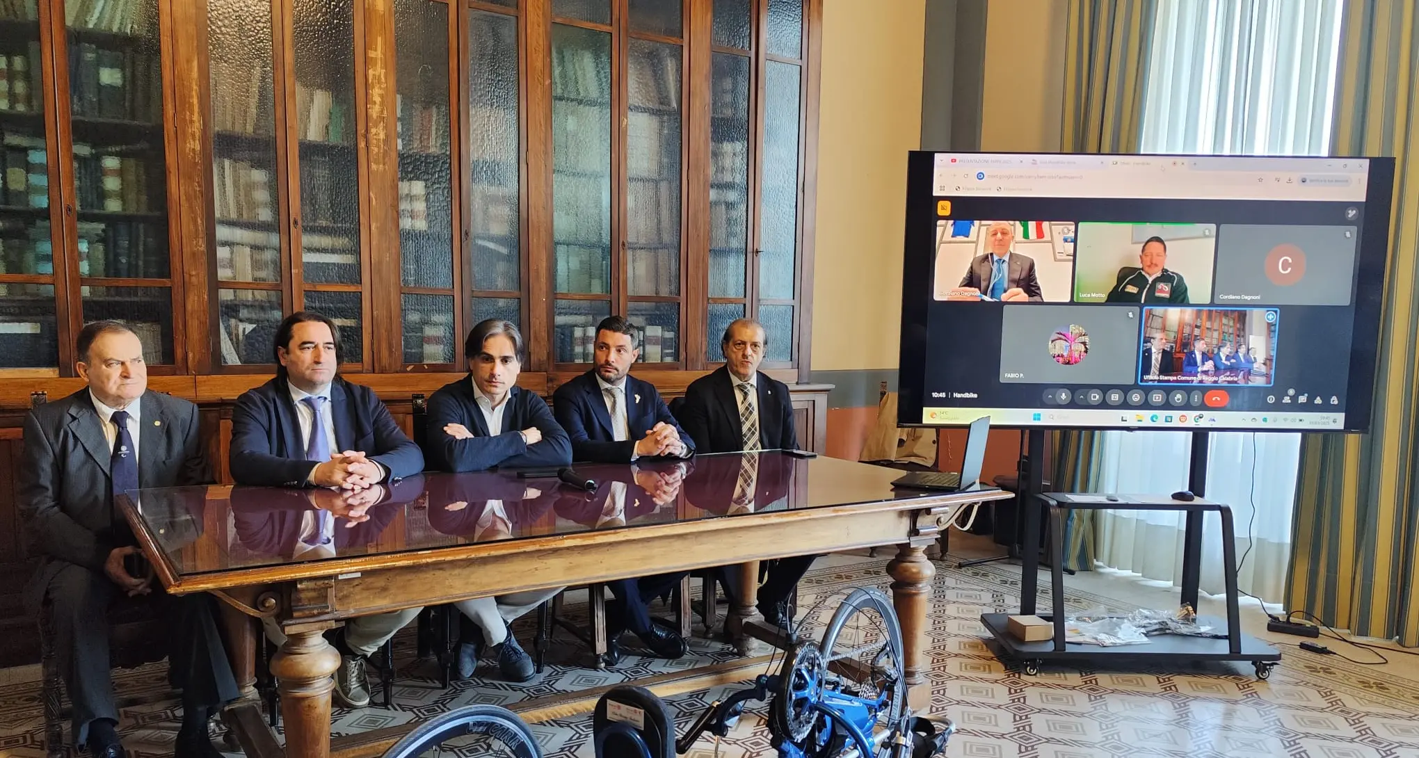 Ciclismo paralimpico, al via da Reggio Calabria la prima tappa del Giro Handbike\n