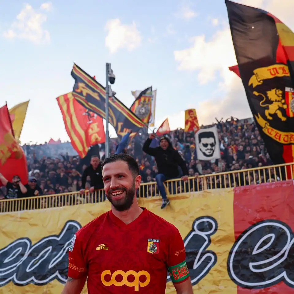 Il Catanzaro si gode la pausa prima del rush finale: otto partite per conquistare i playoff\n