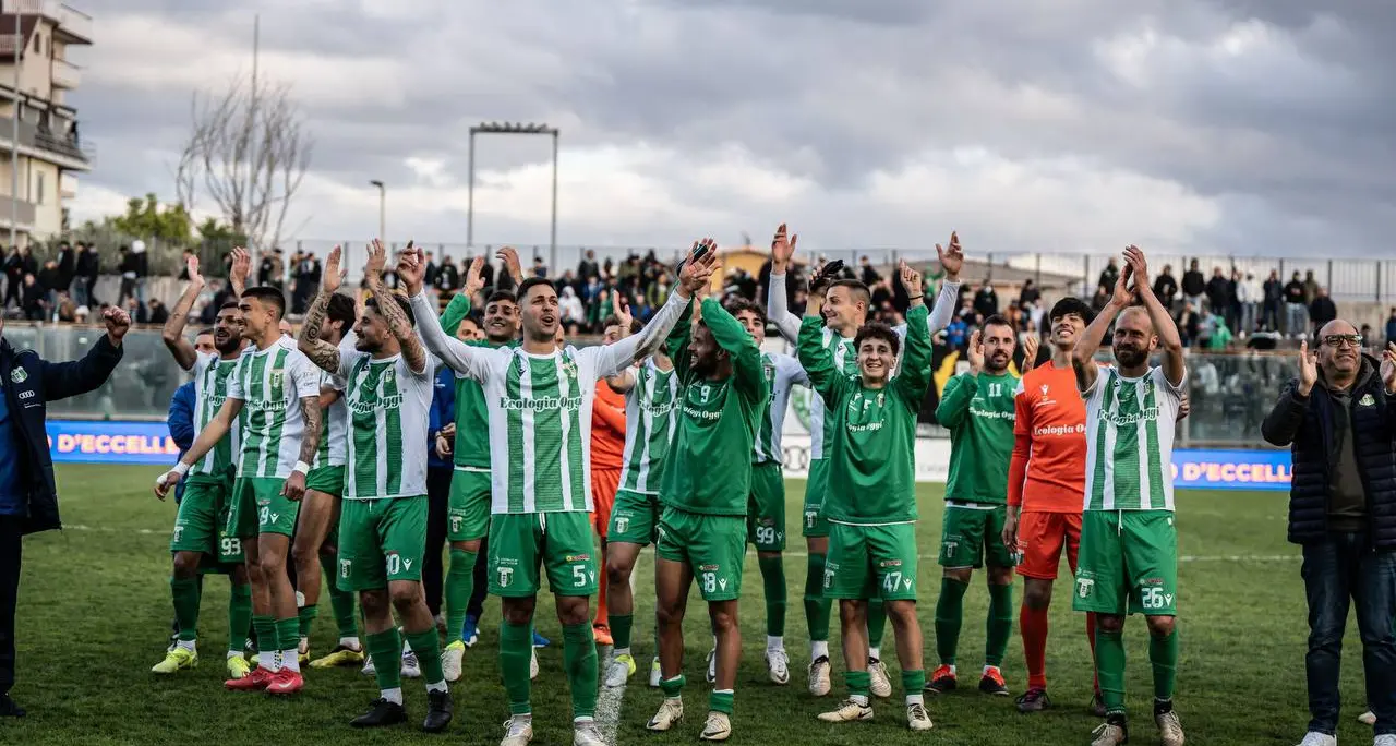 Eccellenza, l'ora della verità con il big match Reggioravagnese-Vigor Lamezia allo stadio Granillo. Spareggio play off tra Soriano e Paolana\n