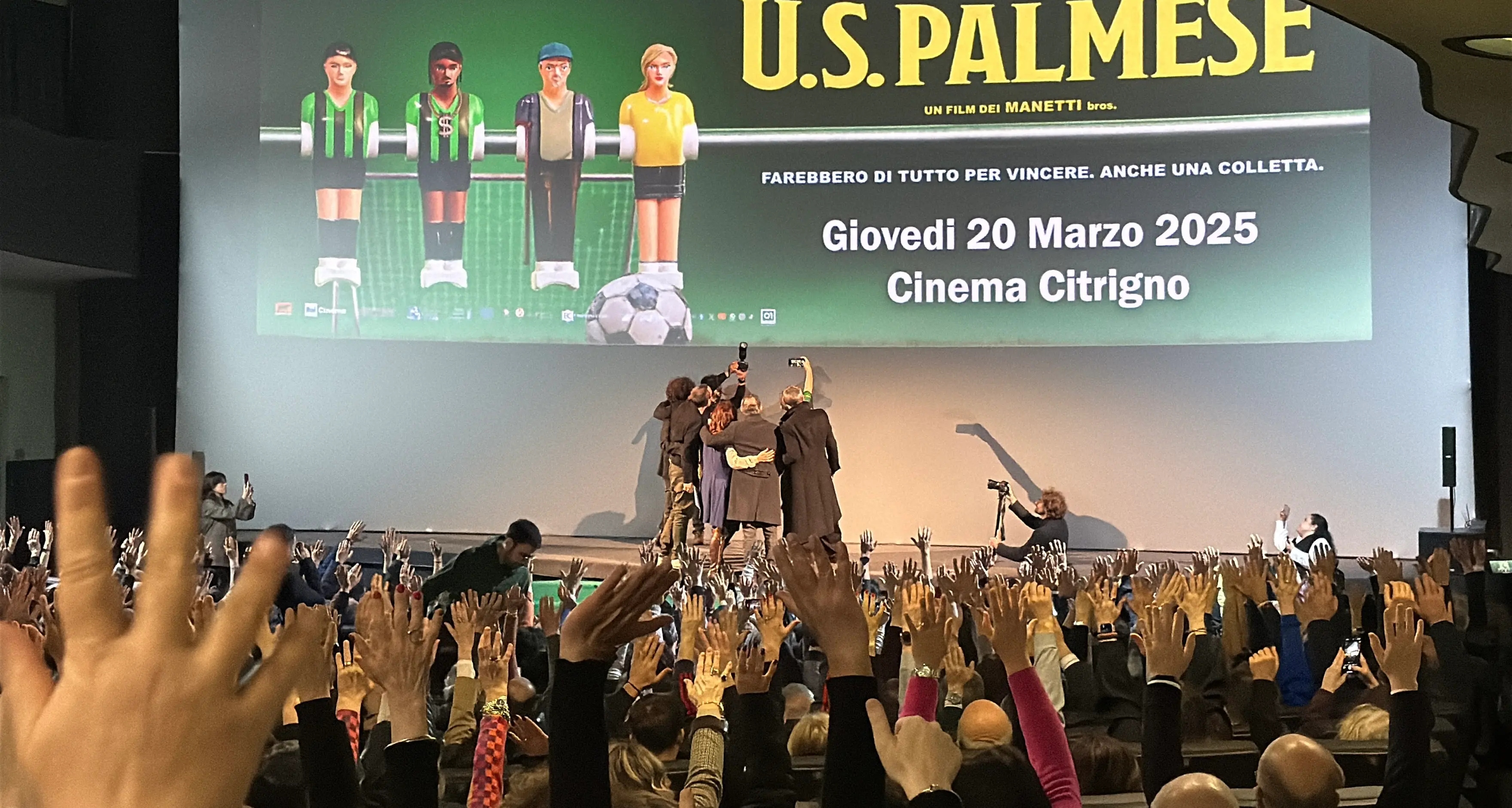 Us Palmese, sold out a Cosenza per la prima del film firmato Manetti Bros: «Speriamo\u00A0che la Calabria lo sostenga»