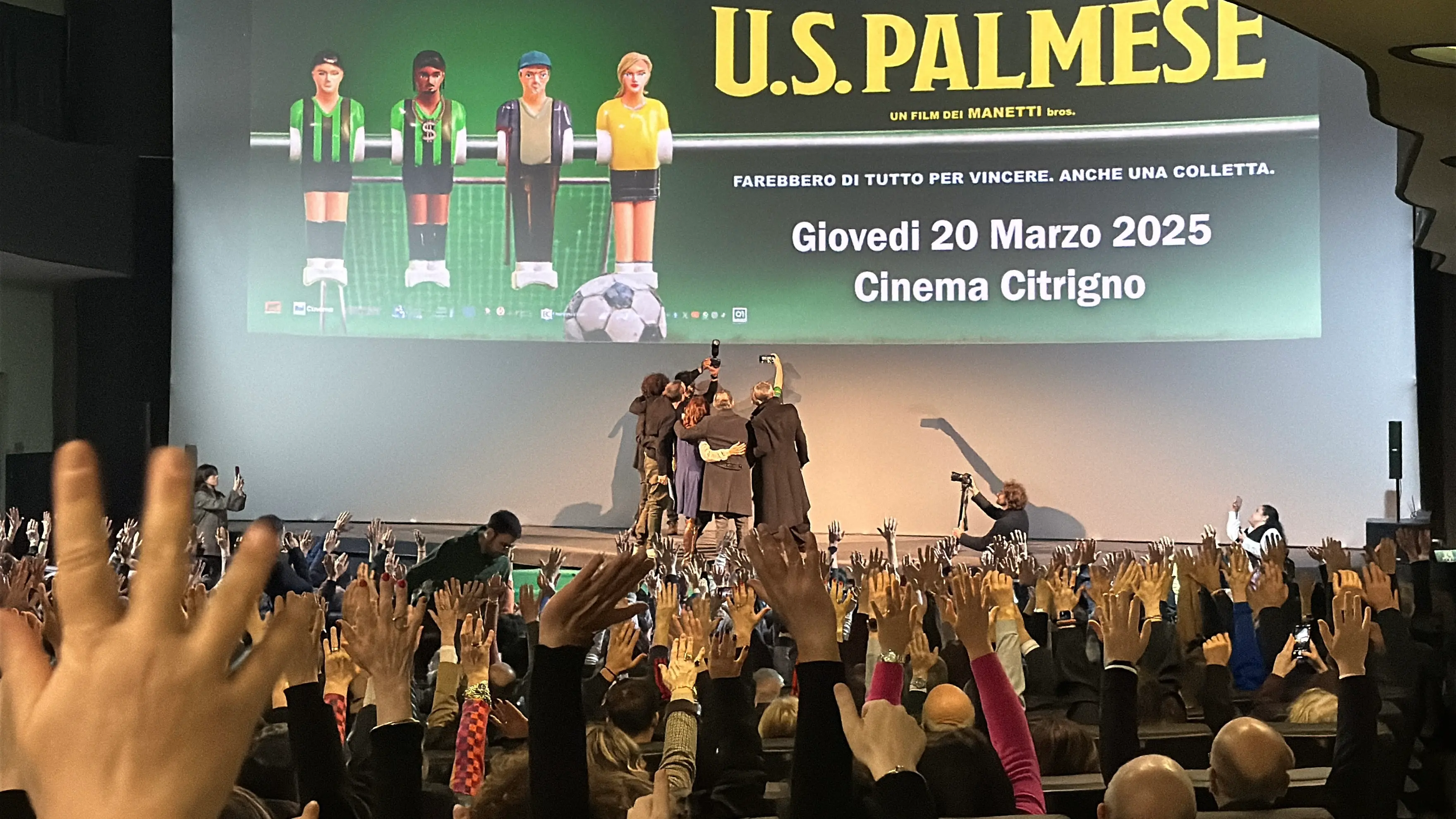 Us Palmese, sold out a Cosenza per la prima del film firmato Manetti Bros: «Speriamo\u00A0che la Calabria lo sostenga»