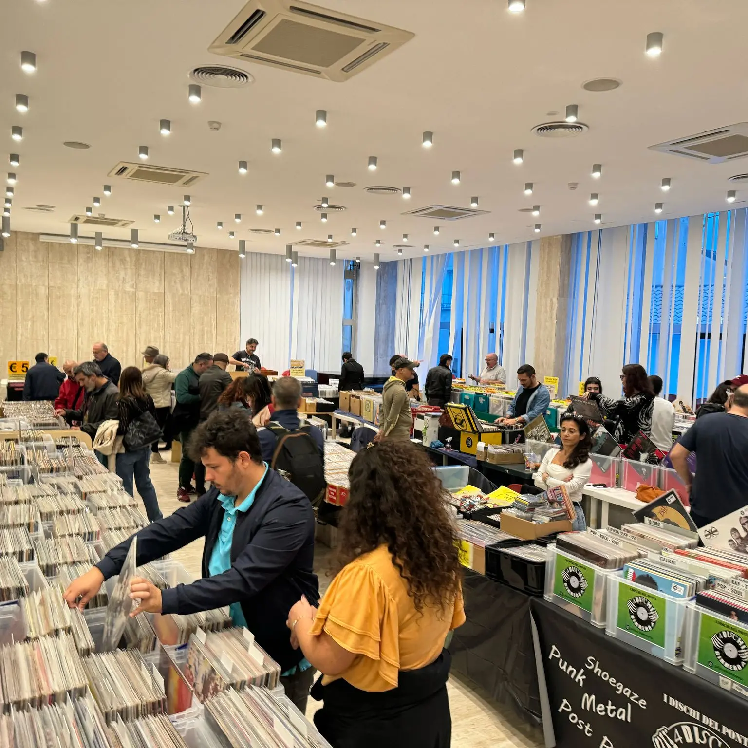 Catanzaro Vinyl Market: al via un fine settimana dedicato agli appassionati di musica tra 33 e 45 giri\n