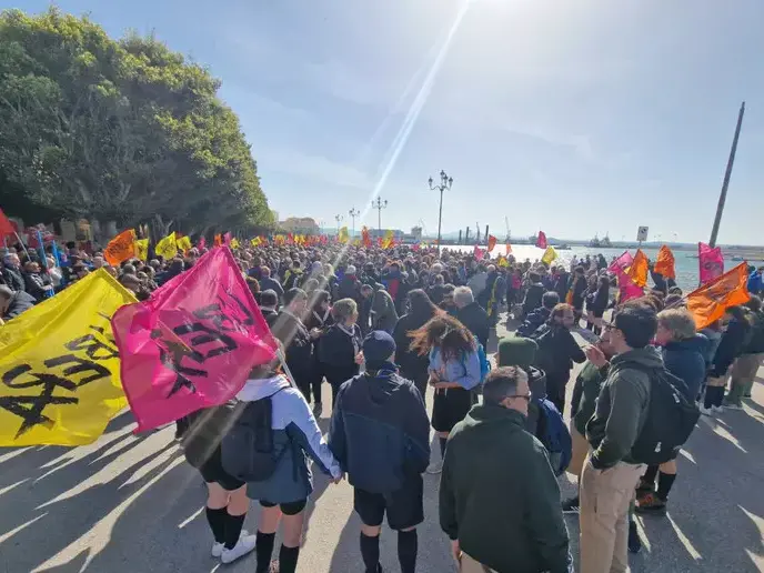 «Uccisi perché hanno compiuto il loro dovere»: con Libera in 50mila a Trapani per ricordare le 1101 vittime della mafia