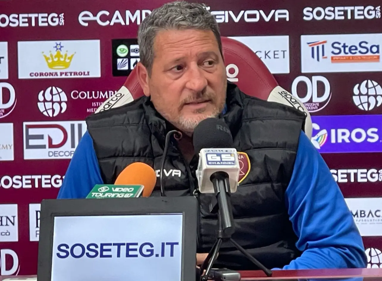 Reggina, Trocini carica squadra e ambiente: «Sambiase rivelazione, ma noi siamo concentrati e grati per l'amore verso la squadra»\n