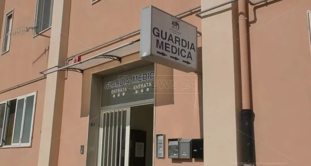 Quindici euro in più all’ora per i medici che lavorano nelle Guardie mediche, arriva il via libera sull’accordo\n