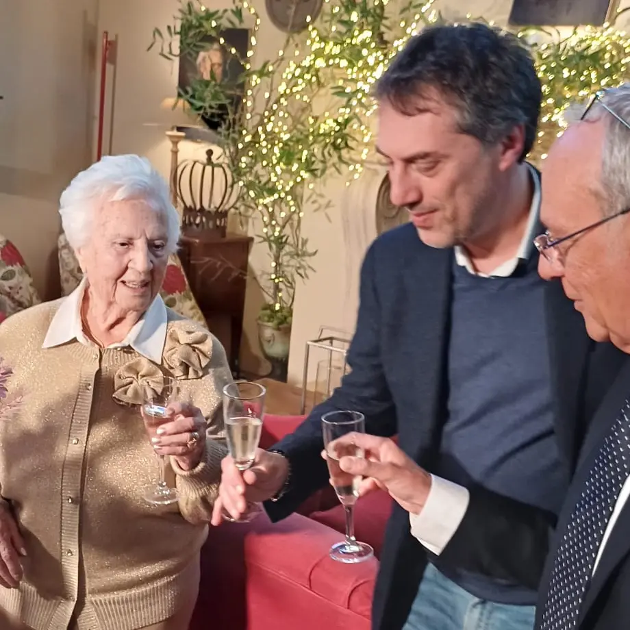 Catanzaro, 100 candeline per Maria Concetta Grillo: una vita tra famiglia, fede e passione giallorossa