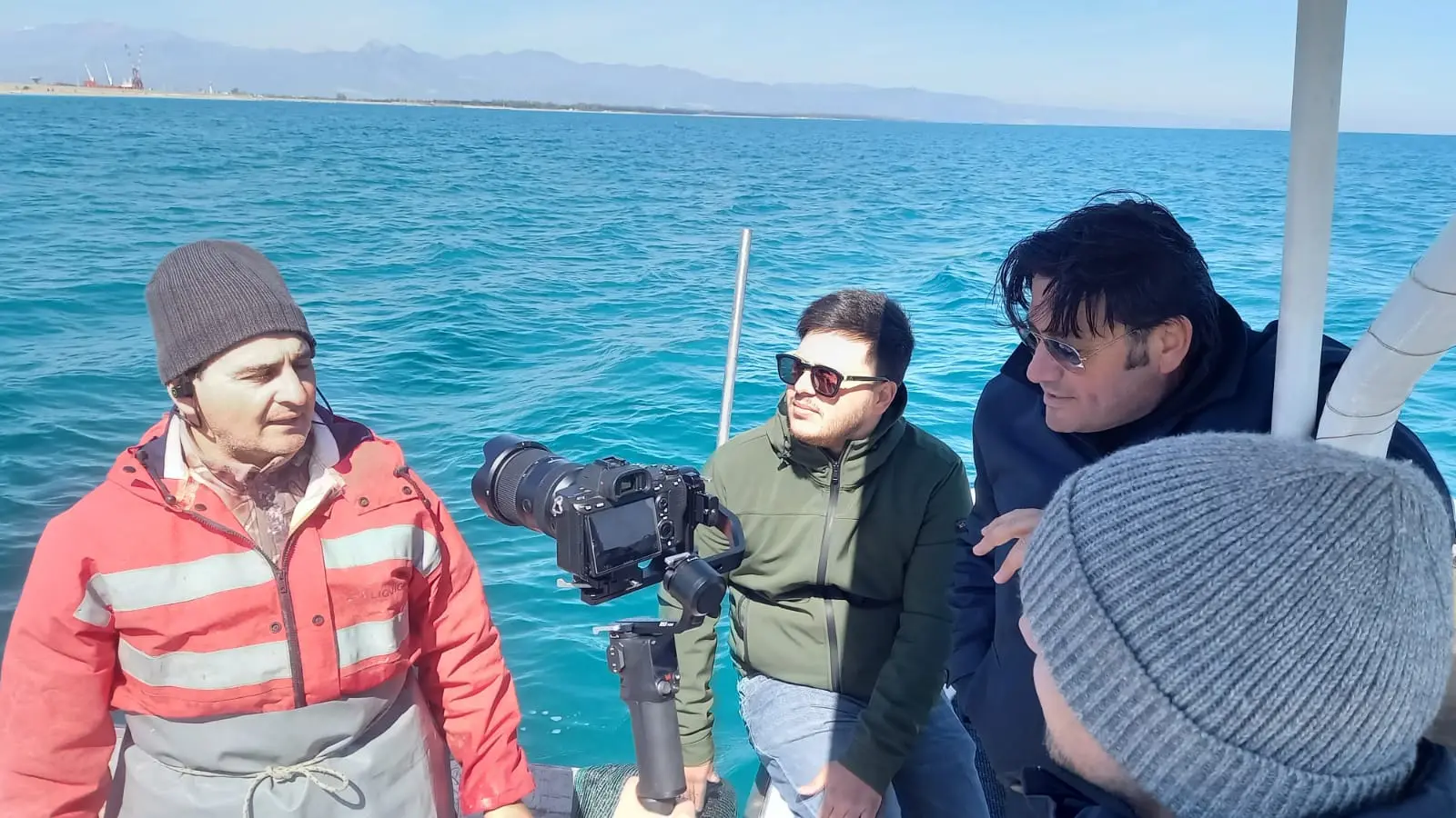 Pescatori di sardella in crisi, pesano l’inquinamento del mare e la mancanza di regole chiare\n