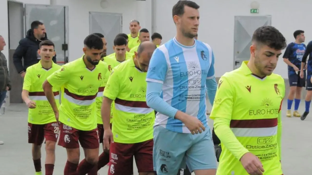 Promozione B, la Bovalinese batte a domicilio il Melito (0-2) e vede i play off. Italiano: «Siamo qui e ce la giochiamo. Teniamo viva la fiammella»