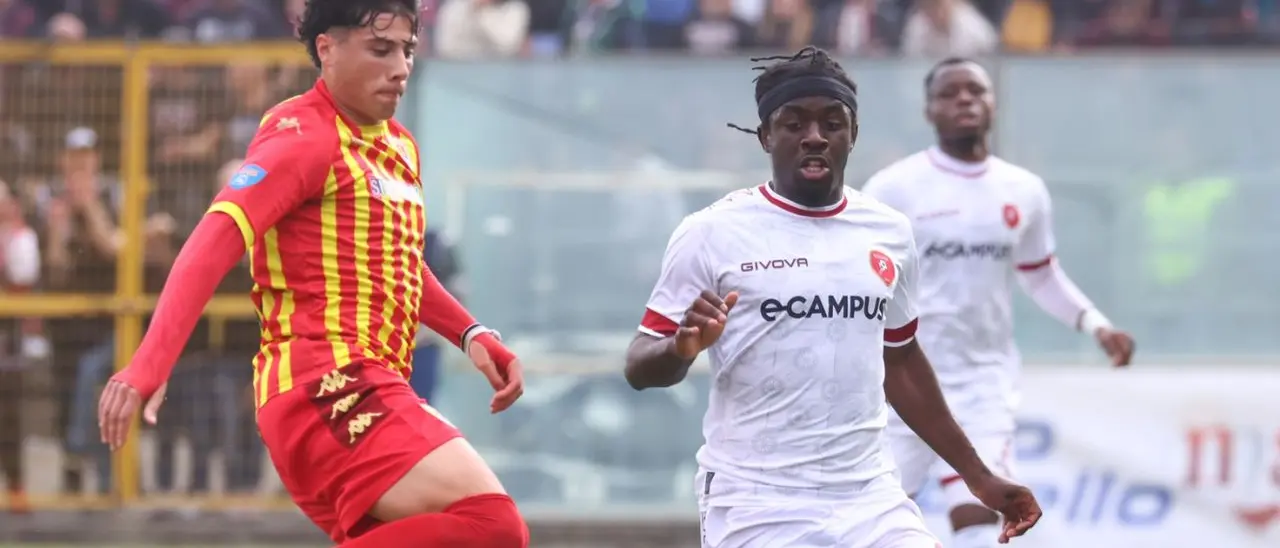 La Reggina continua la sua rincorsa a Pompei, il Siracusa ospita la Scafatese terza: il programma della 30esima giornata\n