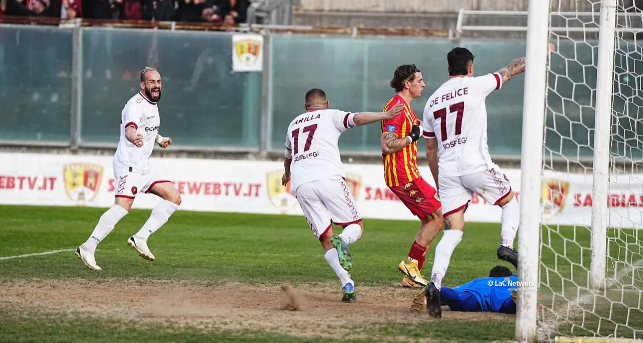 Serie D, la Reggina conquista il derby contro il Sambiase all’ultimo respiro: al “D’Ippolito” finisce 0-1\n