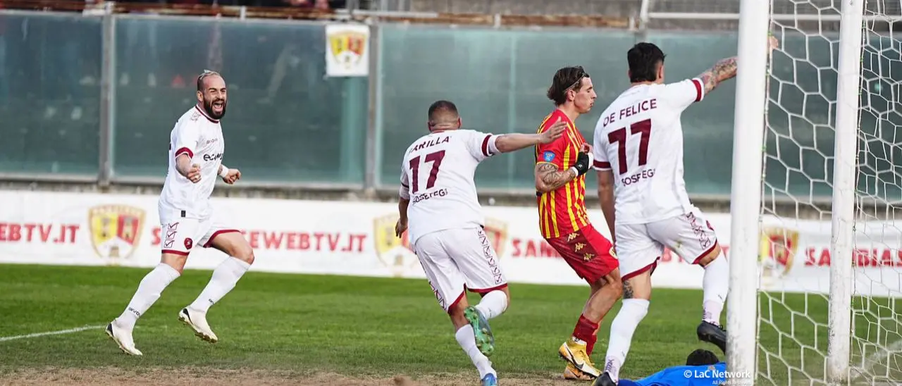 Serie D, la Reggina conquista il derby contro il Sambiase all’ultimo respiro: al “D’Ippolito” finisce 0-1\n