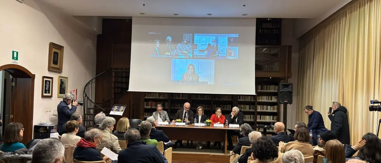 Fondazione Banca Montepaone, la presentazione di “Utopie dello sguardo”: un libro d’arte che diffonde bellezza e crea valore per la comunità\n