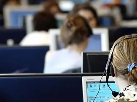 Crotone, call center avvia le procedure per 90 licenziamenti. I sindacati: «Inaccettabile»