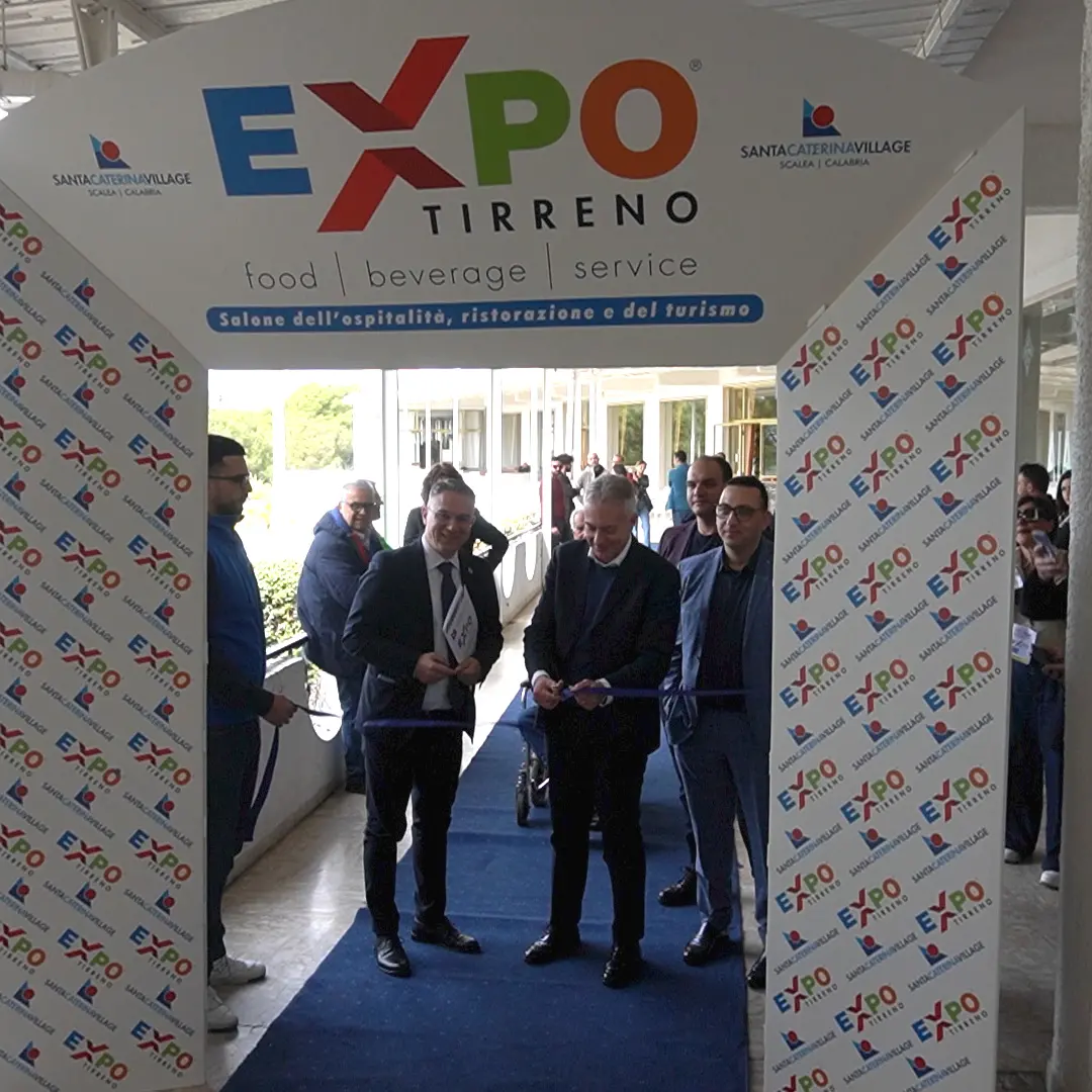 Scalea, l'assessore Gallo inaugura la sesta edizione dell'Expo Tirreno: «Una manifestazione che supporta le aziende più virtuose»\n