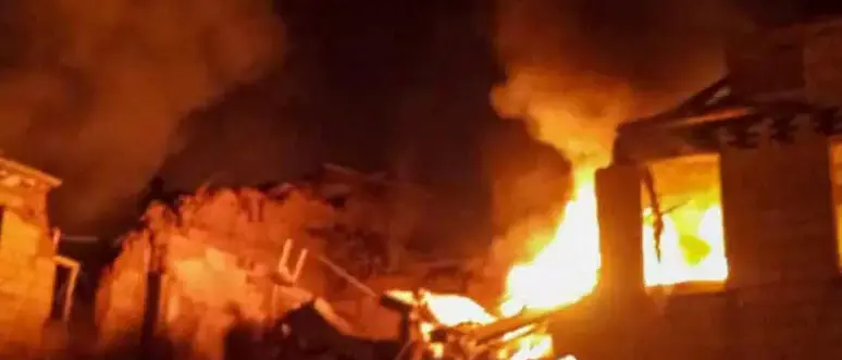 Raid russo su Sumy: missili su case e una scuola, feriti 13 bambini