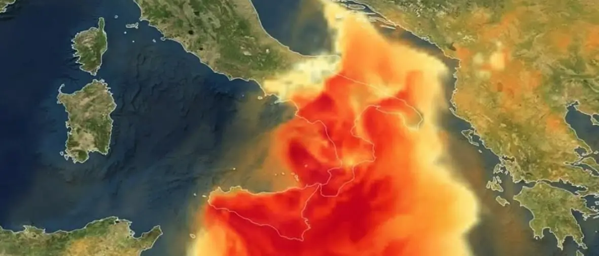 “Pioggia rossa” e allerta gialla: dopo la sabbia del Sahara sulla Calabria arrivano anche temporali e venti forti\n