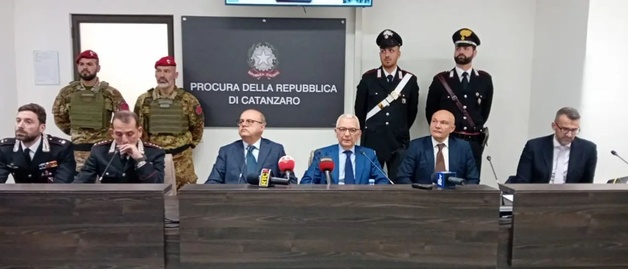 «La ’ndrangheta al Nord fa finanza»: il clan di Isola Capo Rizzuto ha superato due guerre di mafia e si è “trasferito” a Bolzano\n