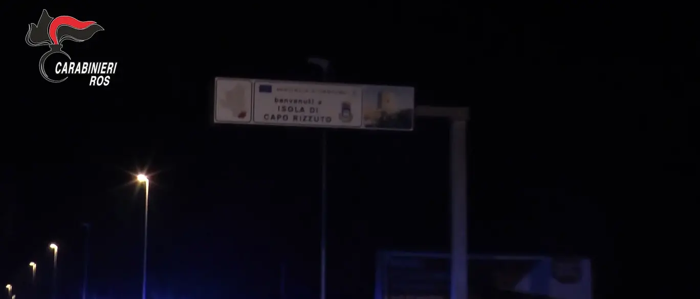 ’Ndrangheta, la pax mafiosa a Isola Capo Rizzuto: storia di una faida sanguinosa chiusa in nome del denaro\n