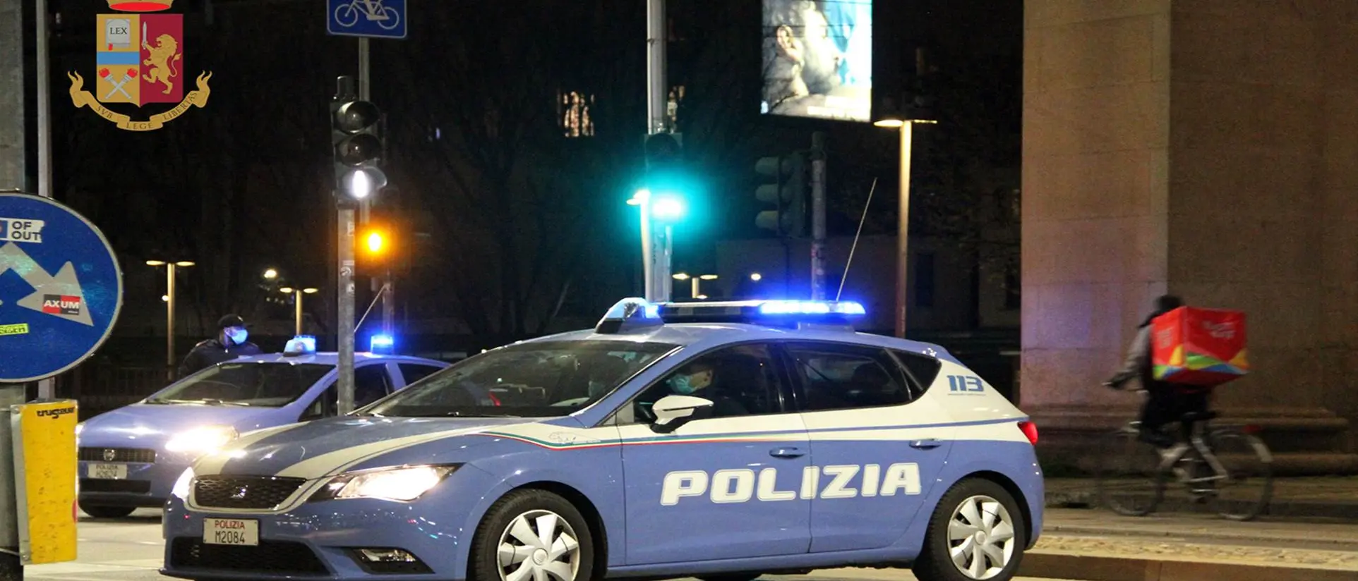 Ferito da due colpi d’arma da fuoco in pieno centro a Milano, si indaga per trovare chi ha sparato\n