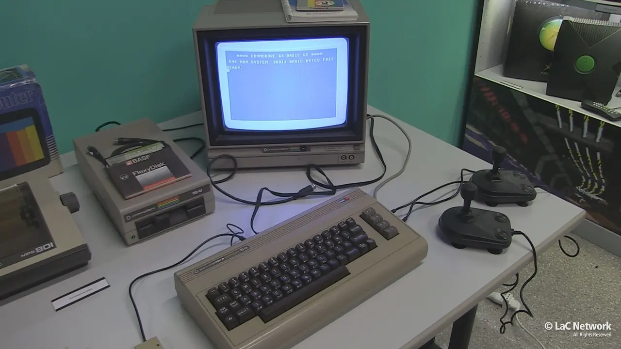 Rende, inaugurato il Museo interattivo di Archeologia informatica: tra i reperti più vecchi un pezzo degli anni Sessanta\n