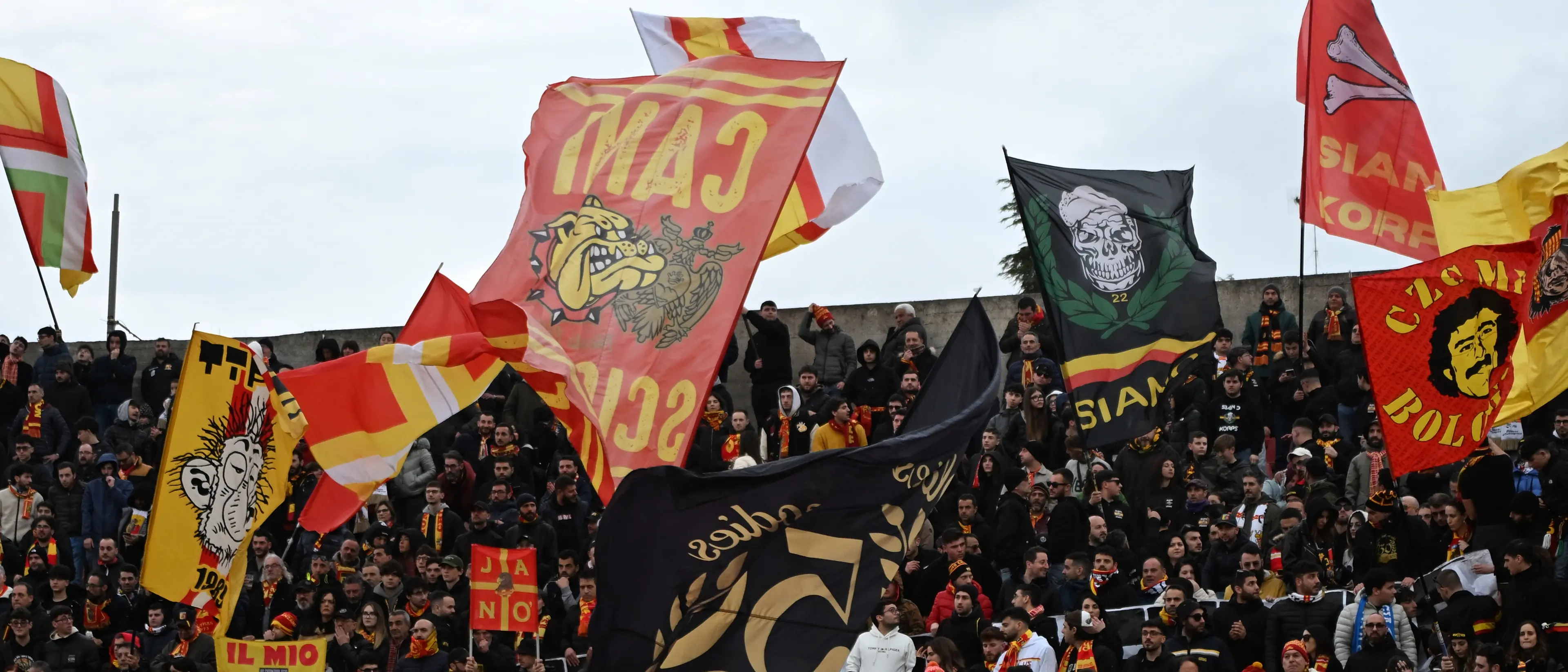 Il Catanzaro punta ad aggiudicarsi un posto in zona playoff: sabato la sfida contro il Modena\n