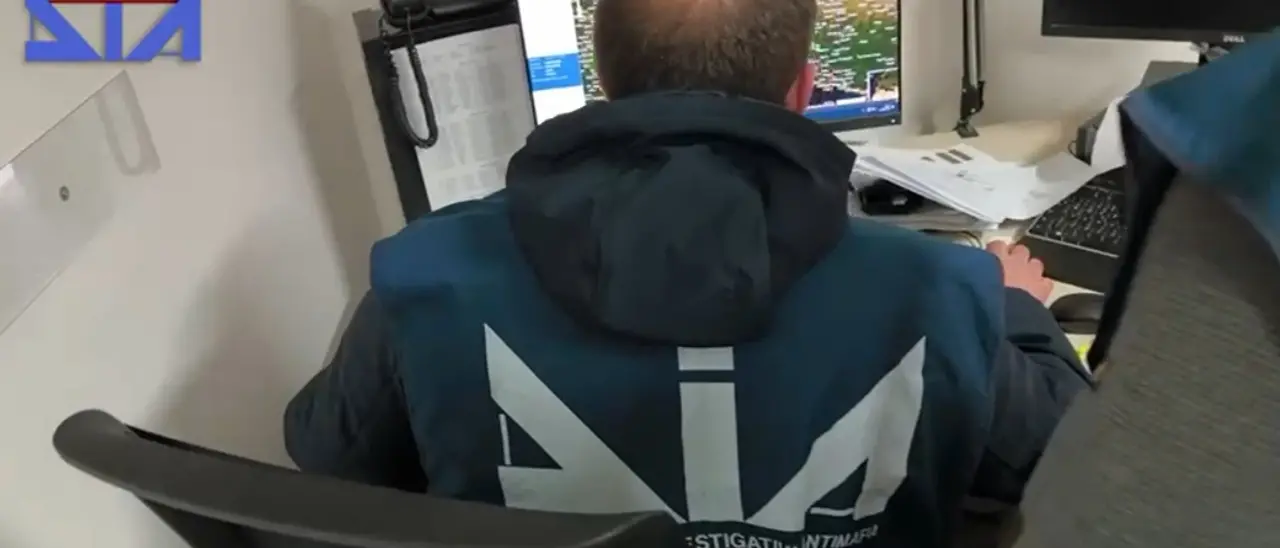 Voto di scambio politico-mafioso e tentato omicidio, dieci arresti tra Campania e Abruzzo\n