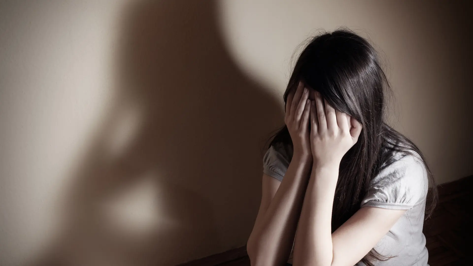 Sole e senza nessun aiuto economico, il grido d’aiuto di Laura e Marta vittime di violenza: «Viviamo nel terrore»\n